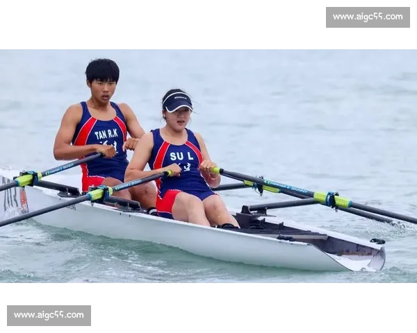 赛艇比赛激烈角逐展现速度与力量完美结合水上运动的精彩瞬间与无限挑战