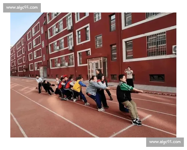 校园里一次拔河比赛中凝聚的团结精神与青春拼搏的难忘瞬间记忆